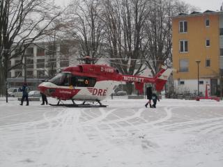 Hubschrauber landet im Stadtteil Vauban